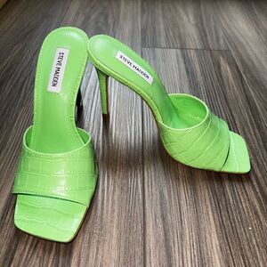 Steve Madden Lime Croc-Embossed Heels